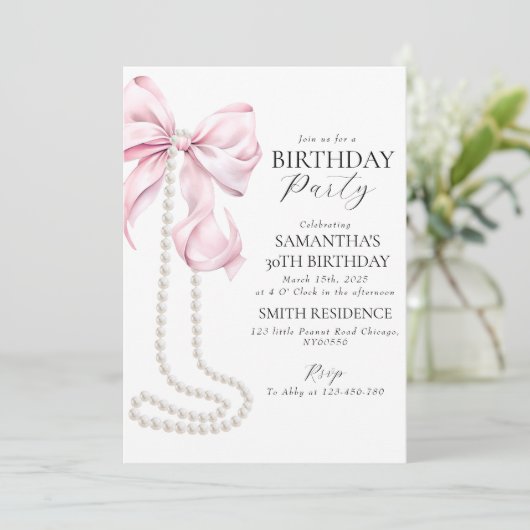 Roze strik en parels 30e verjaardag uitnodiging (Staand voorkant)