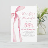 Roze strik Ze is het knopen van de knoop Foto Vrij Kaart (Staand voorkant)