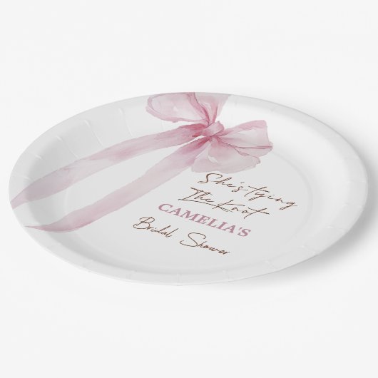 Roze Strik Zij Krijgt De Knoop Bruidsfeest Papieren Bordje (Gekanteld)