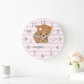 Roze Stripes Bruin Beer Nursery Decor Wall klok (Huis)