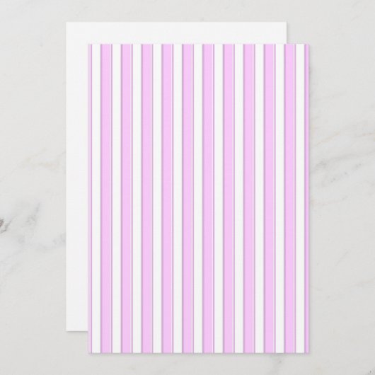 Roze stripes op witte aangepaste uitnodigingen (Voorkant / Achterkant)