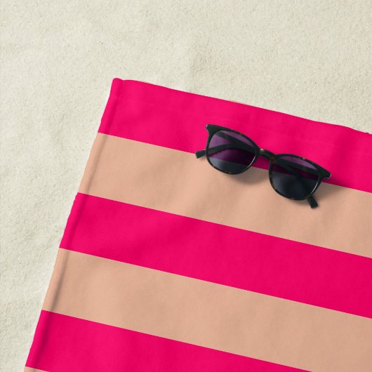 Roze stripper monogrammatica handdoek (In situ)