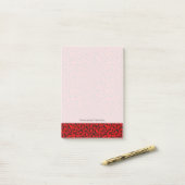 Roze strooktextuurpatroon. post-it® notes (Op bureau)