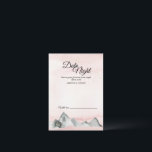 Roze Sunrise Mountain Date Night Advice Kaart<br><div class="desc">Deze Pink Sunrise Mountain huwelijksnachtadvieskaart brengt een klastige en unieke, maar toch eenvoudige en casual aanraking met je trouwreceptie. De zonsopgang en zonsondergang van roze, mauve, perziken, blozen, koraal en stoffig roos, gekust met stervormig goudglitter rond de gestileerde kalligrafietekst brengen een vreedzame, minimale natuur voor de waterverf die grijze bergen...</div>