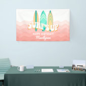 Roze Surfs Up Surfboard Verjaardag Spandoek (Beurs)