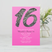 Roze Sweet 16 Zilveren Glitter Feest Uitnodigingen (Staand voorkant)