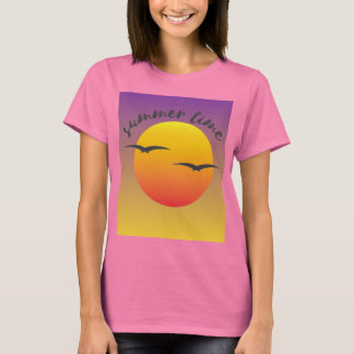 Roze t-shirt met zomerontwerp