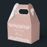 Roze Talavera-tegel Spaanse feestelijke bruidstaar Bedankdoosjes<br><div class="desc">Iedereen houdt van een feest! Deze verzameling is een verbluffende mix van elegantie en cultureel erfgoed, geïnspireerd door traditionele Mexicaanse klei Talavera-tegelpatronen. De aardse, stoffige roze terracotta bloemenrand straalt verfijning en een vleugje feestelijke charme uit, waardoor het perfect is voor uw Spaanse of Mexicaanse themafeest. Of u nu een groot...</div>