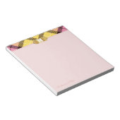Roze Tartan Golden Script Naam Monogram Abrikozen Notitieblok (Schuin)