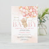 Roze Teddybeer met Ballonnen Baby Shower Uitnodigi Kaart (Staand voorkant)
