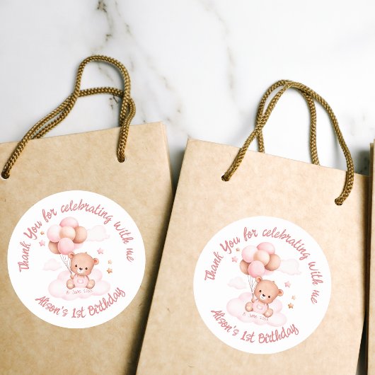 Roze teddybeer met ballonnen op wolken ronde sticker