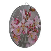 Roze tegen een grijze hemel Japanse Cherry Blossom Dartbord (Voorkant Links)