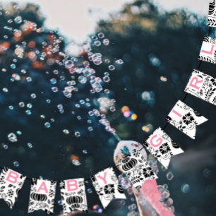 Roze Tekst Zwart & Wit Bloemen Patroon Baby Meisje Vlaggetjes