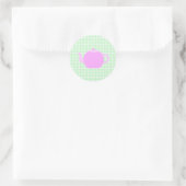 Roze theeplank voor groene cheque. ronde sticker (Tas)