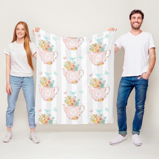 Roze theepot met bloemen en bustaartroep fleece deken (In situ)