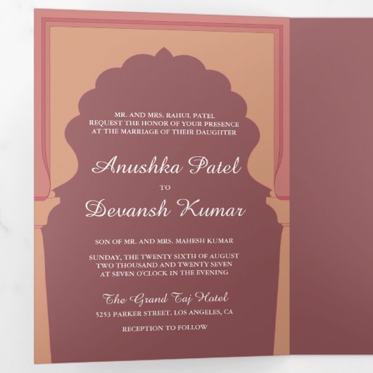  Roze Traditionele Indische Boog Bruiloft Drieluik Uitnodiging (Binnenzijde eerst)