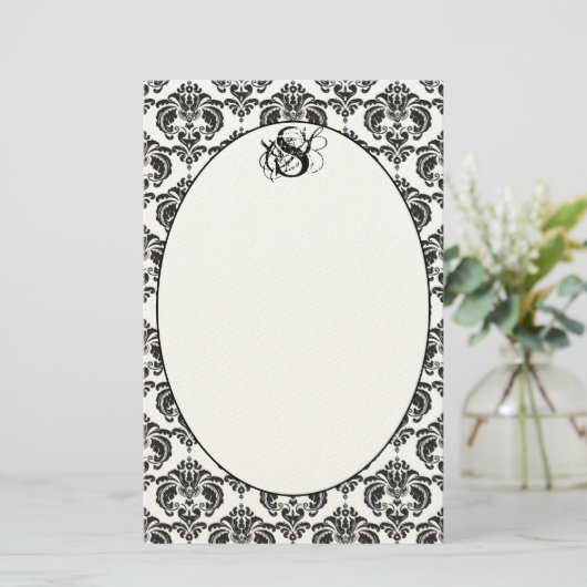 Roze Trim Zwart Damast Monogram Gerecycled papier (Staand voorkant)