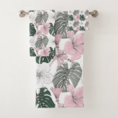 Roze Tropische Hibiscus en Groene Monstera bladere Bad Handdoek (Insitu)