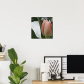 Roze tulp in sneeuw poster (Thuiskantoor)