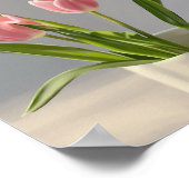 Roze Tulp Vaas Realisme Schilderij Poster (Hoek)