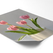 Roze Tulp Vaas Realisme Schilderij Poster (Hoek)