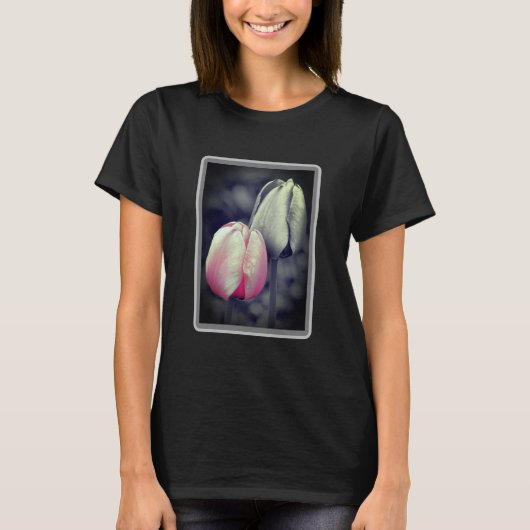 Roze Tulp zwart-wit, partiële kleur T-shirt (Voorkant)