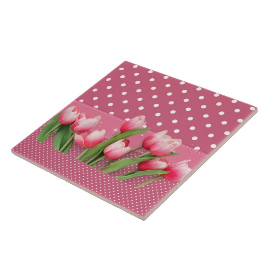  roze tulpen en roze en witte poka dots tegeltje (Zijkant)