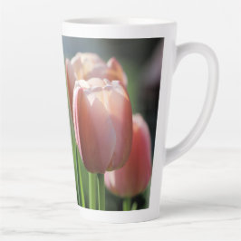 Roze tulpen latte mok