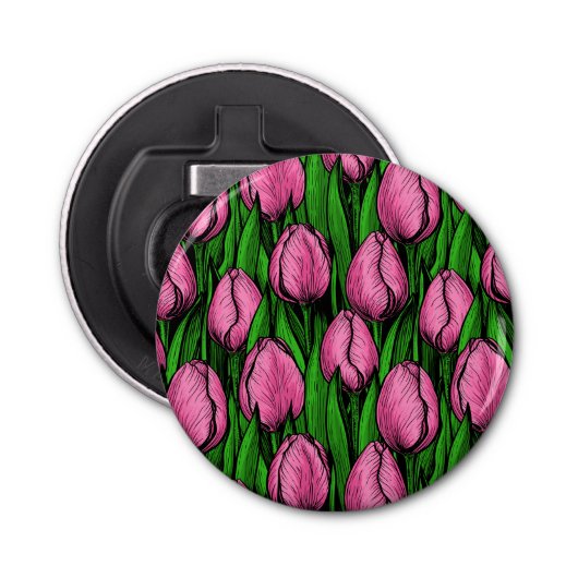 Roze tulpen met groene bladeren button flesopener (Voorkant)