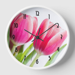 Roze tulpen met groene bladeren Foto
