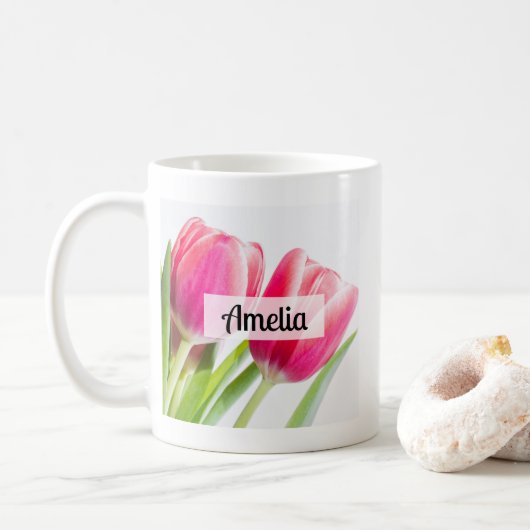 Roze tulpen met groene bladeren Foto Koffiemok (Met donut)