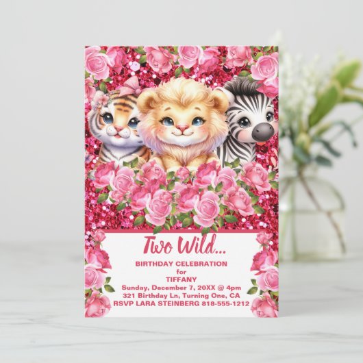 Roze Twee Wild 2 Jaar Oude Meisje Verjaardagsfeest Kaart (Staand voorkant)
