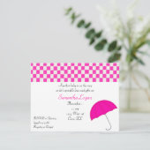 Roze Umbrella Sprinkle Baby shower Uitnodiging (Staand voorkant)