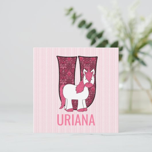Roze Unicorn Letter U Kinderen Birthday Partij Kaart (Staand voorkant)