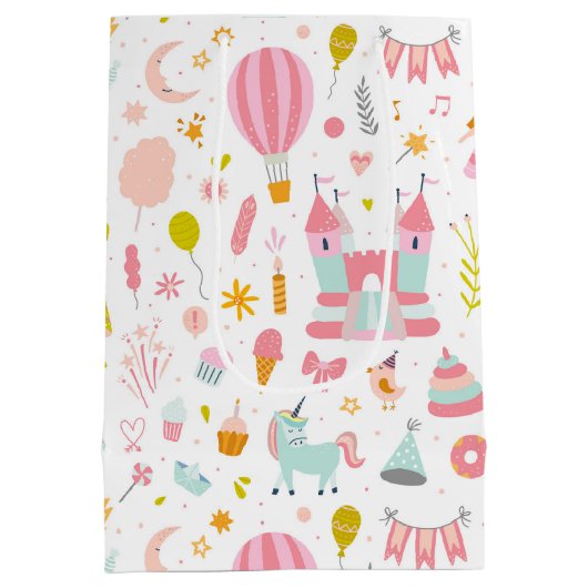 Roze Unicorn Party Pattern Monogrammed Girl Kinder Medium Cadeauzakje (Achterkant)