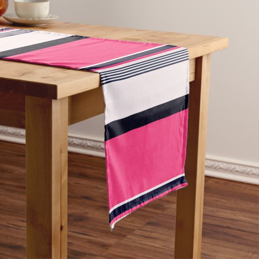 Roze uniform strepen lange tafelloper (Voorbeeld)