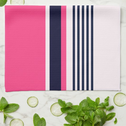 Roze uniform strepen theedoek (Gevouwen)