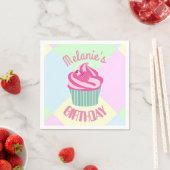 Roze verjaardagscupcake met eigen naam servet (Insitu)