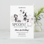 Roze verjaardagsuitnodiging voor Halloween 1e spoo Kaart (Staand voorkant)