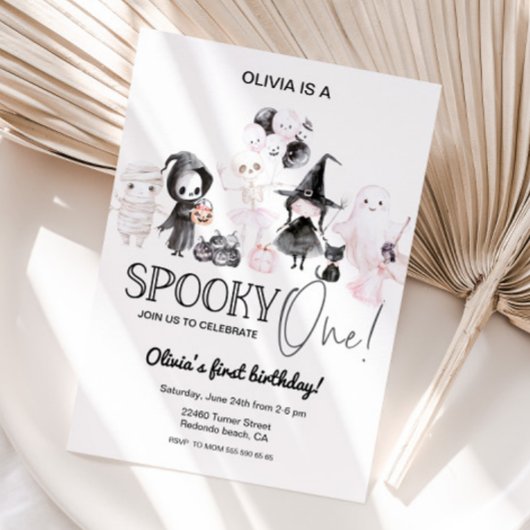 Roze verjaardagsuitnodiging voor Halloween 1e spoo Kaart