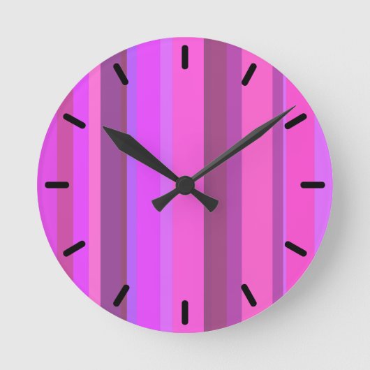 Roze verticale strepen ronde klok (Voorkant)