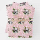 Roze Victoriaans Gotisch Glam Skelet en Damask Inpakpapier Vel (In situ)