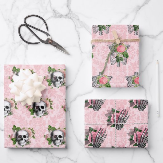 Roze Victoriaans Gotisch Glam Skelet en Damask Inpakpapier Vel (Voorkant)