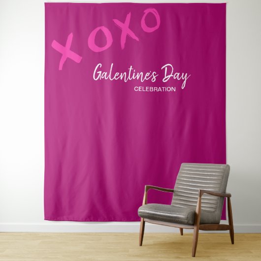 Roze viering van de dag van XOXO Galentine Wandkleed (In situ)