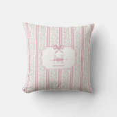 Roze Vintage Bloemige Coquette Strik Monogram Kussen (Voorkant)