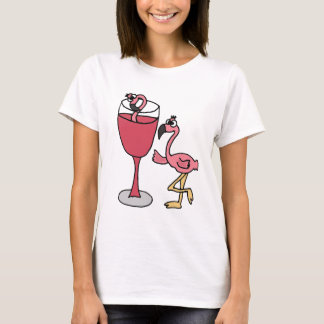 Roze vleugelflamingo in Blush Wine Glass T-shirt