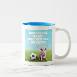 Roze vliegende varkensvoetbal - leuk en inspireren tweekleurige koffiemok