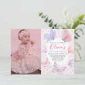 Roze Vlinder 1e Verjaardag Foto uitnodiging (Staand voorkant)