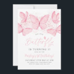 Roze vlinder 1e verjaardag Uitnodiging om baby mei<br><div class="desc">Roze vlinder 1e verjaardag uitnodiging met roze waterverf vlinders. De perfecte uitnodiging voor je eerste verjaardagsfeestje.</div>