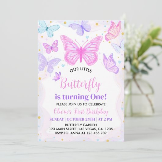 Roze Vlinder Eerste Verjaardag Uitnodiging (Staand voorkant)
